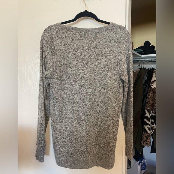 Lucky Brand grey v-neck sweater - Picture 3 of 3